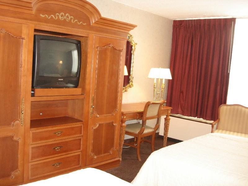 A Victory Inn & Suites - Muskegon Habitación foto