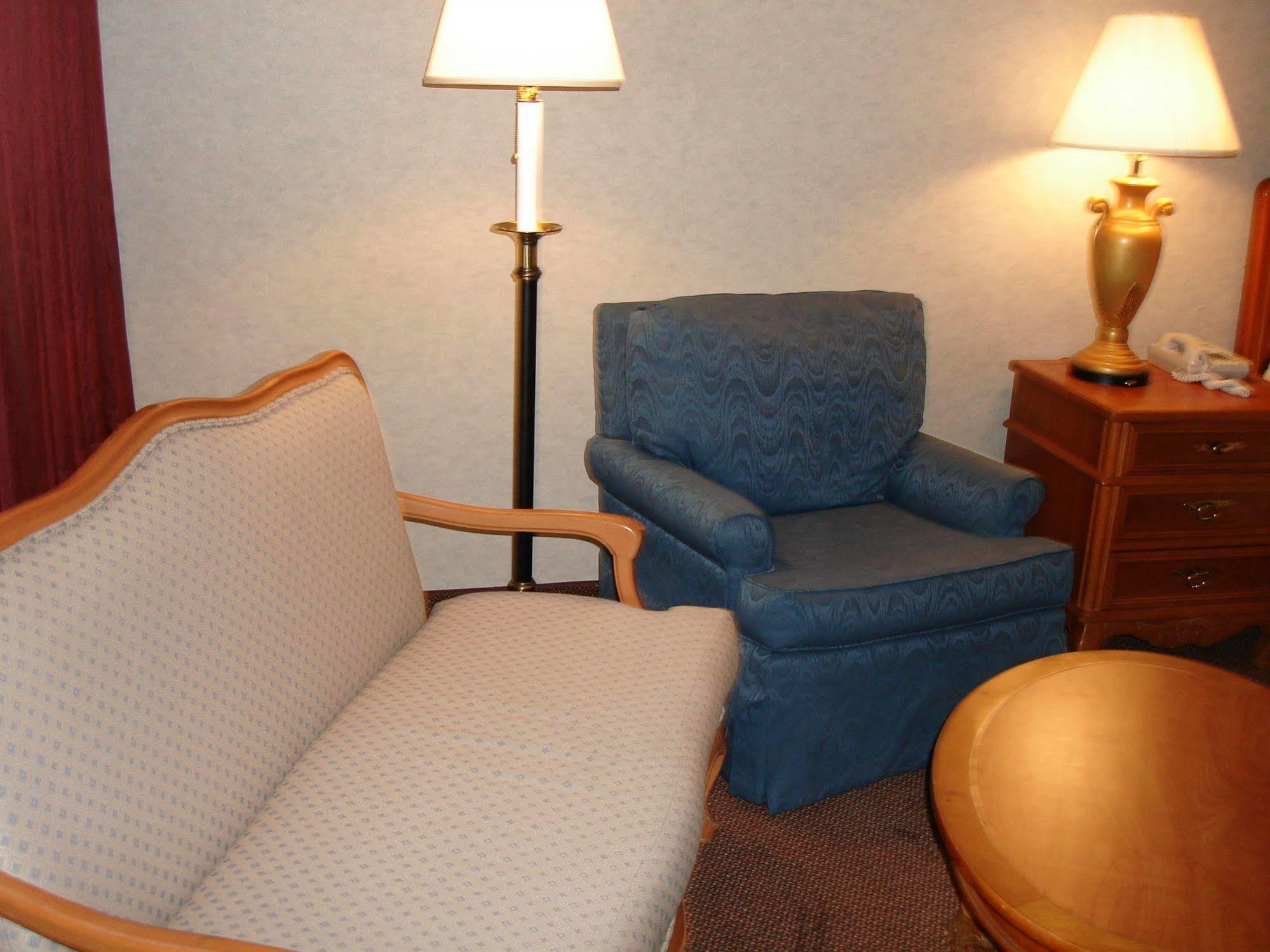 A Victory Inn & Suites - Muskegon Habitación foto